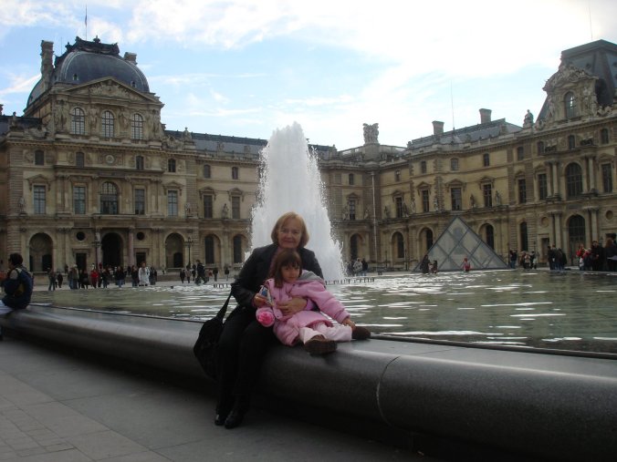 Estou com vontade de ir a Paris, como no ano passado. Não fui, mas senti MUITA vontade.