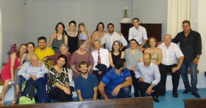 Descendentes de Synval e Evangelina celebrando 60 anos de casada da primogênita deles! 